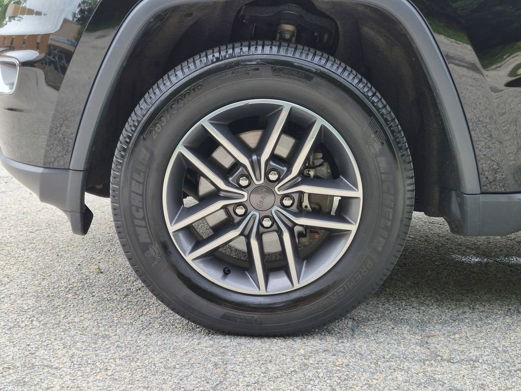 Used 2019 Black Jeep Limited image 30