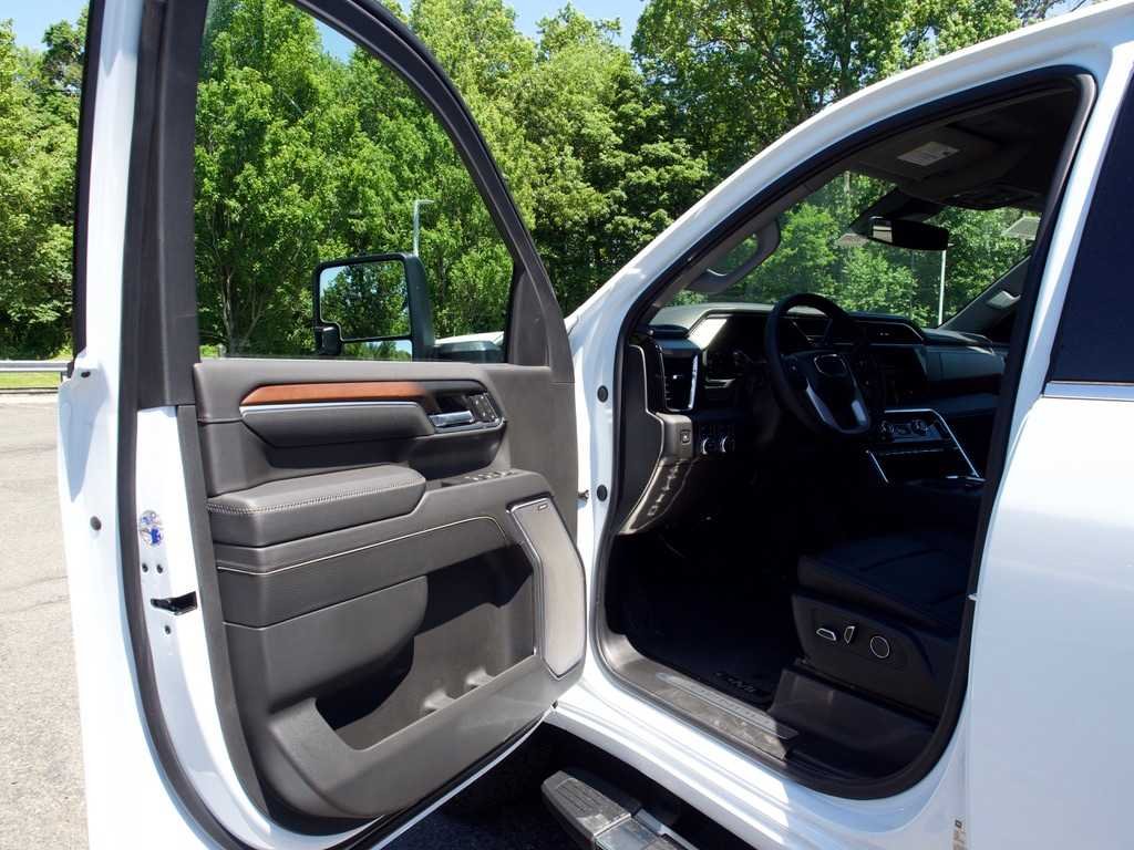New 2026 Glacier White Tricoat GMC Denali image 9