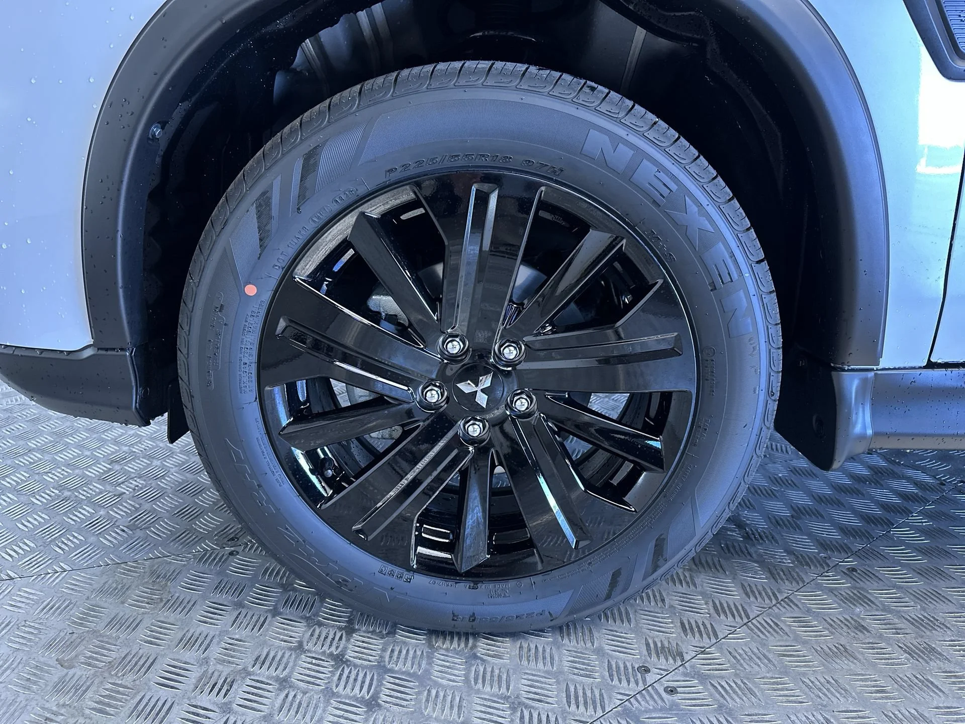 New 2026 White Diamond Mitsubishi LE image 24