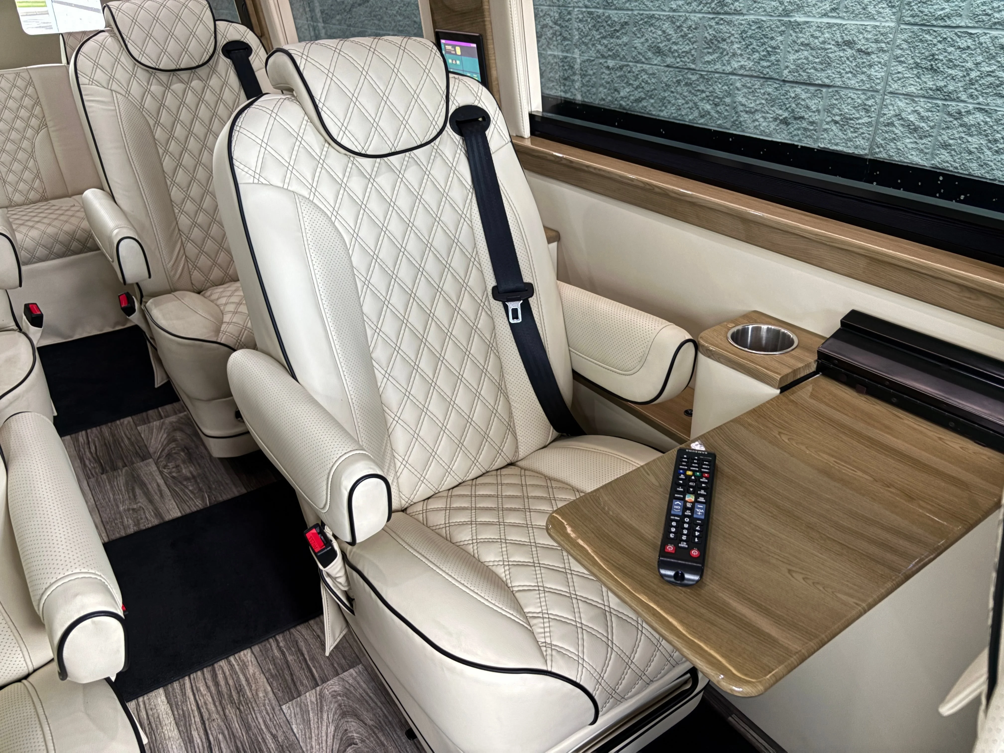 Used 2021  Mercedes-Benz  image 39