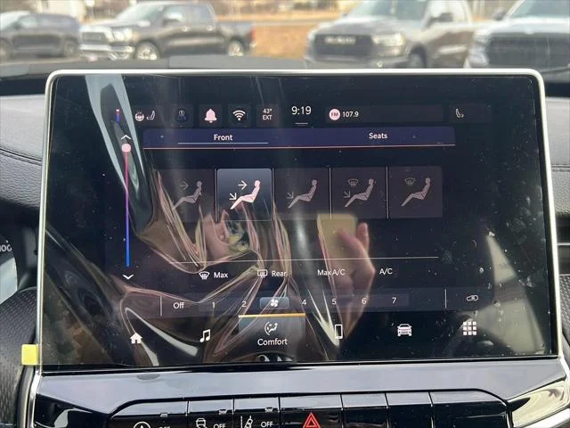 New 2026 Bright White Clearcoat Jeep Latitude image 16