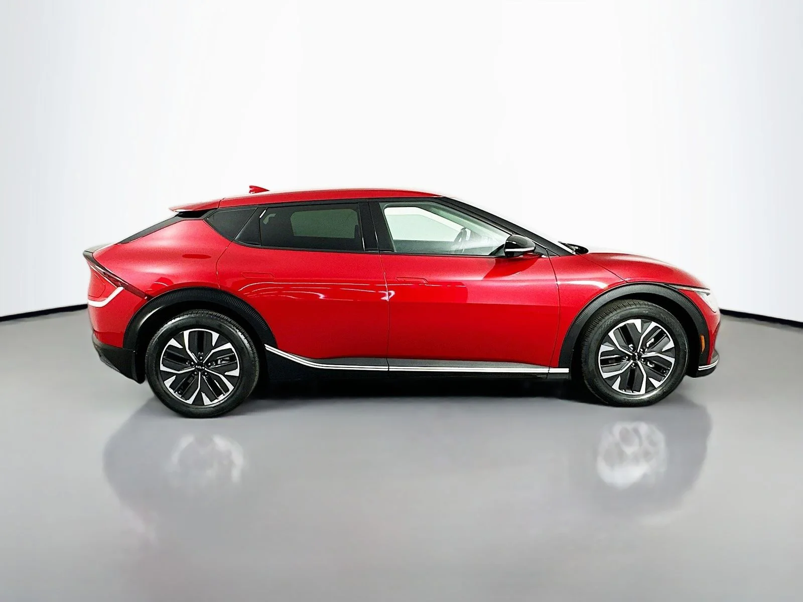 Used 2024 Runway Red Kia Light image 9