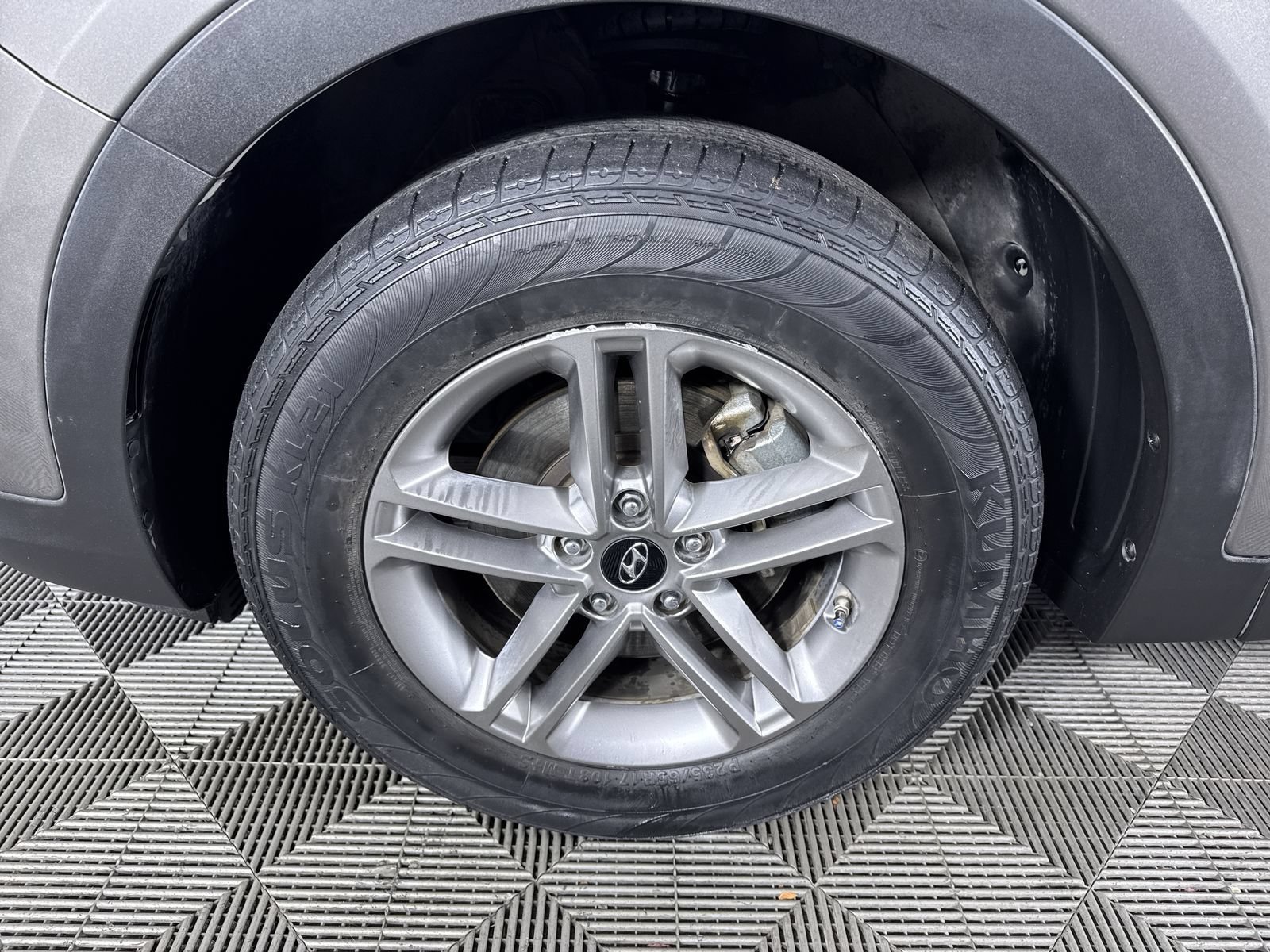 Used 2017 Mineral Gray Hyundai 2.4L image 24