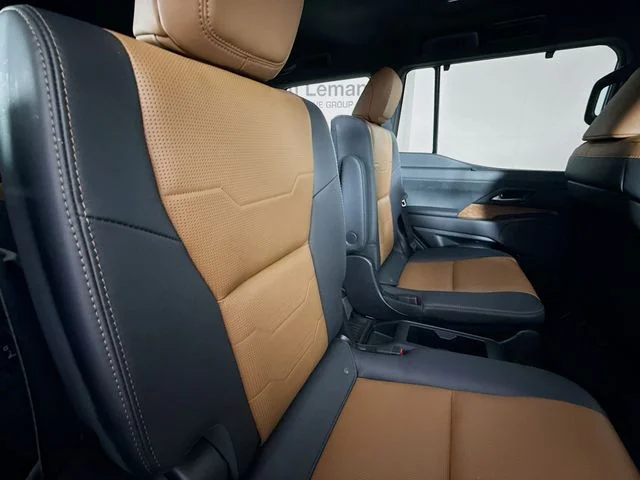 Used 2025 Black Lexus 550 Luxury+ image 29