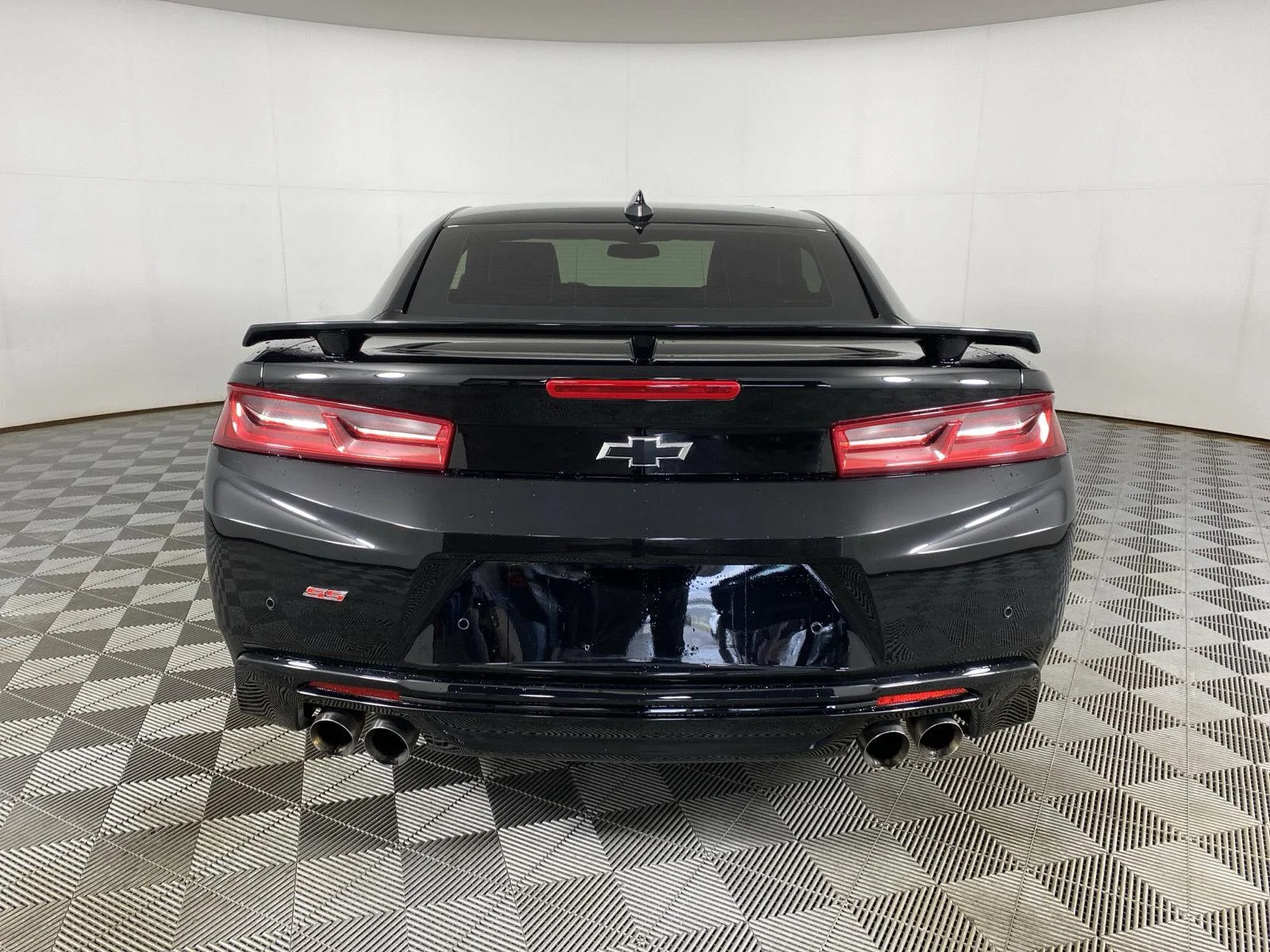 Used 2018 Black Chevrolet 2SS image 6