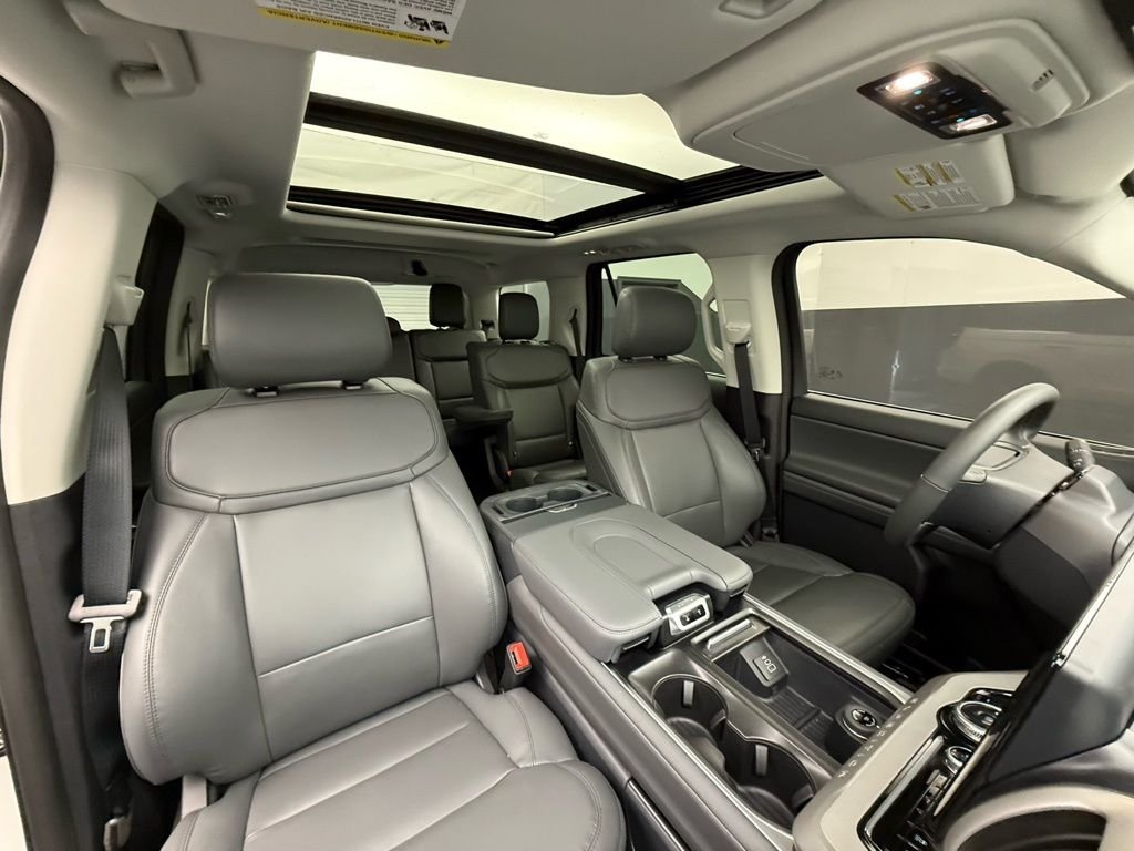 New 2026 Star White Metallic Tri-Coat Ford Active image 52