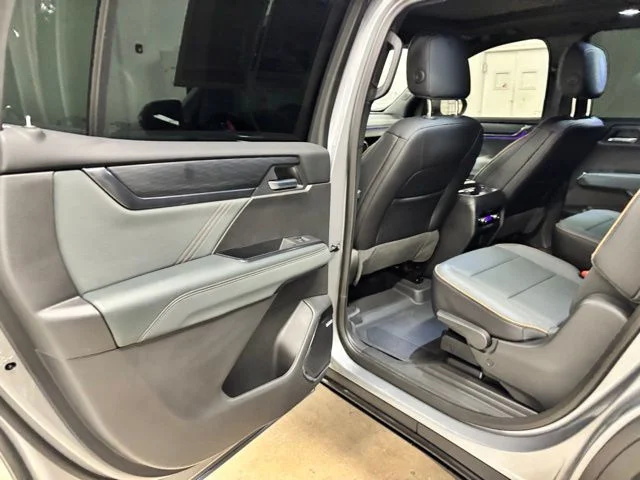 Used 2025 Silver GMC AT4 image 12