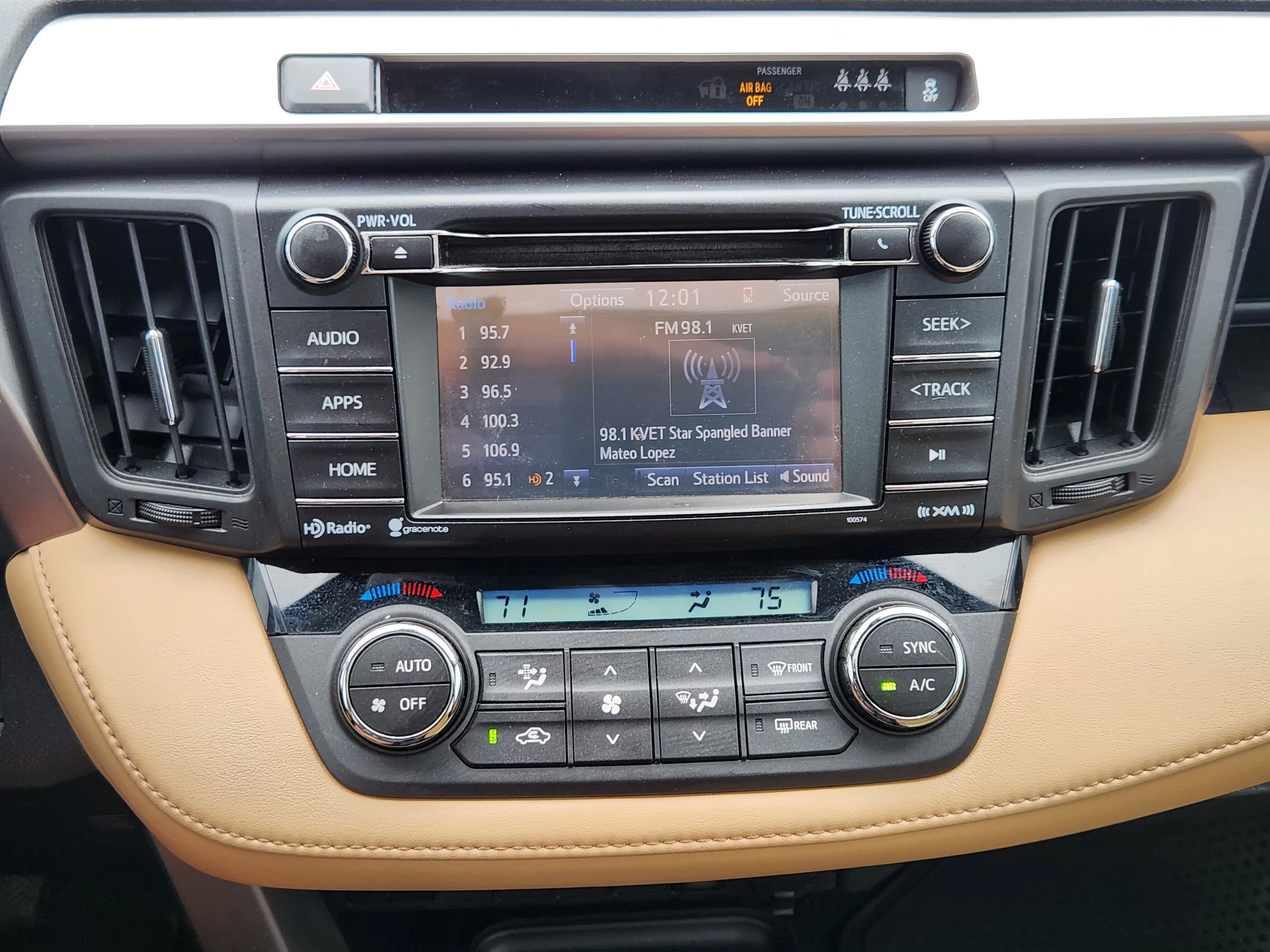 Used 2017  Toyota XLE image 16
