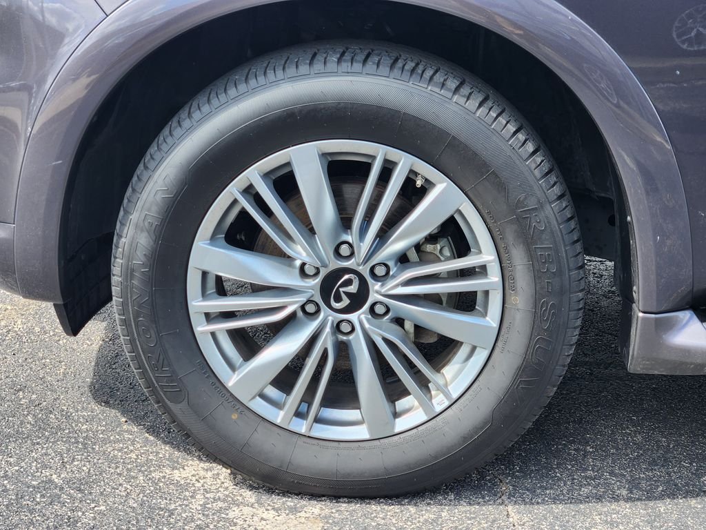 Used 2024 Gray INFINITI LUXE image 10
