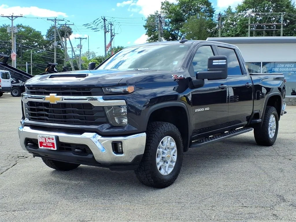 Used 2024 Gray Chevrolet LT image 18
