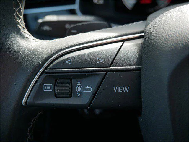 Used 2025  Audi 55 Premium Plus image 23