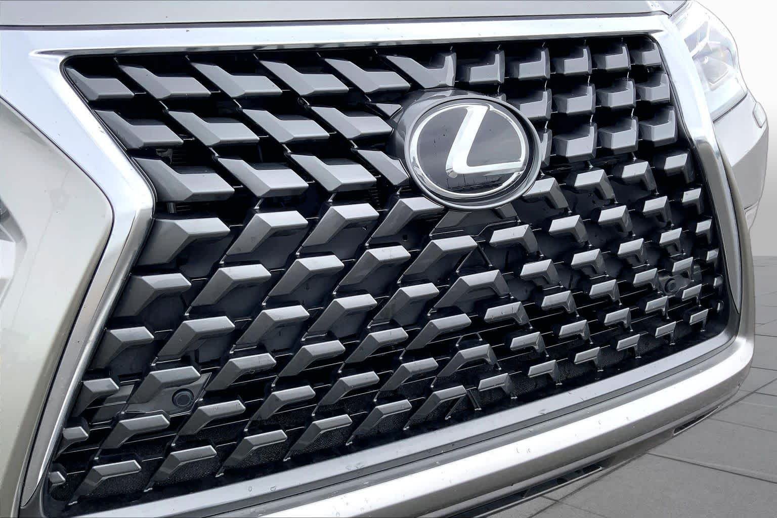 Used 2023 Atomic Silver Lexus Premium image 29