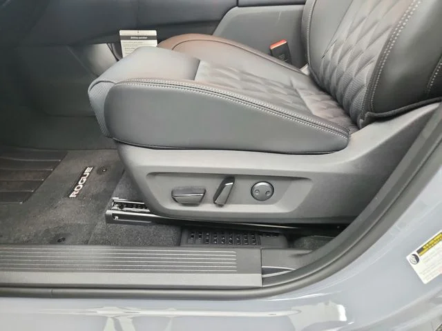 New 2026 Gray Nissan Platinum image 20