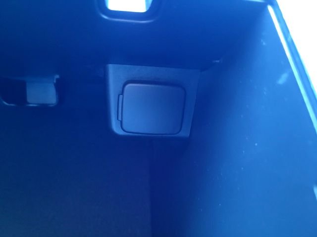 Used 2022 White Ford XLT image 19
