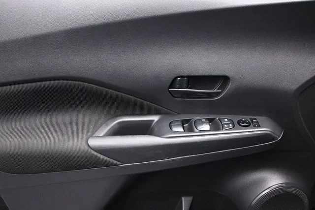 Used 2021 Black Nissan S image 7