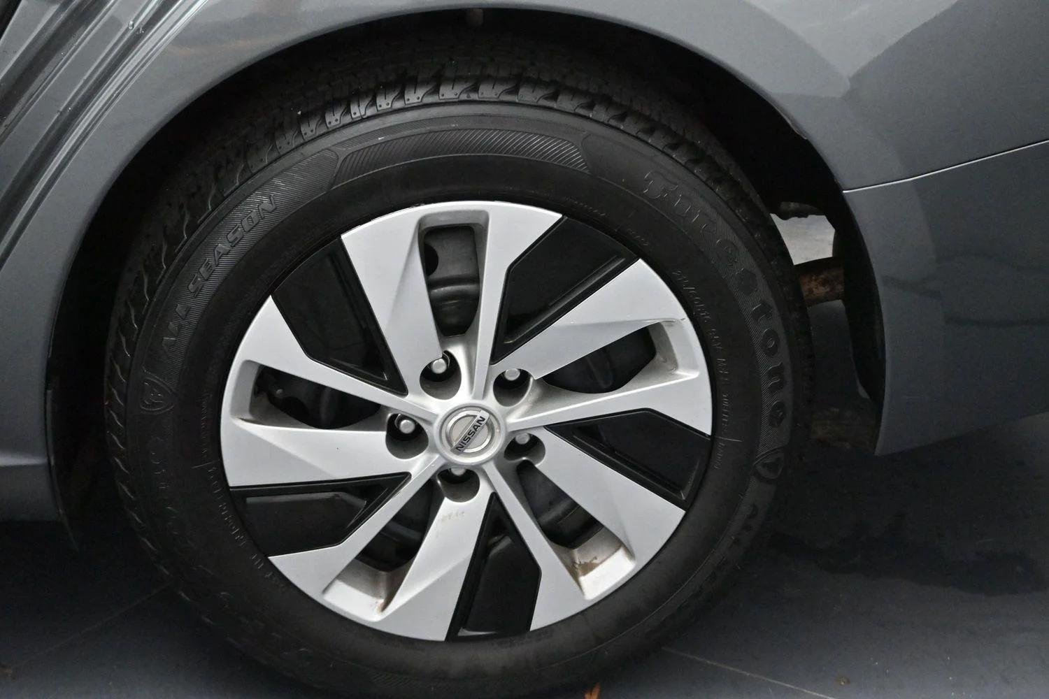 Used 2022 Gun Metallic Nissan 2.5 S image 29