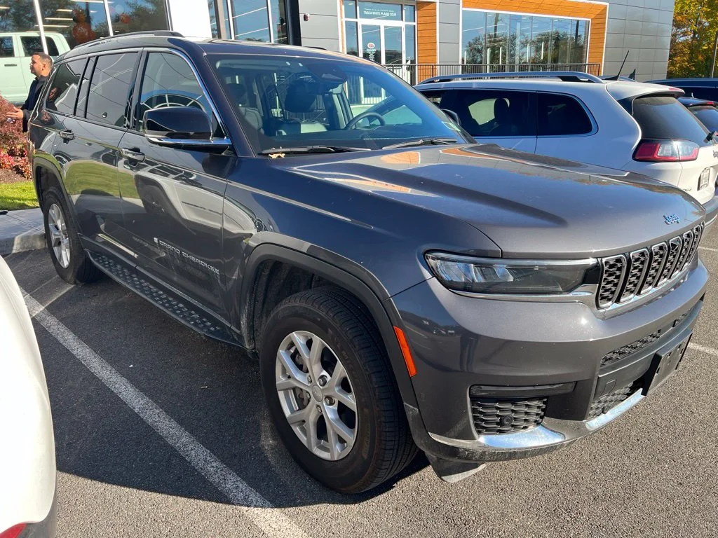 Used 2023 Gray Jeep Limited image 1