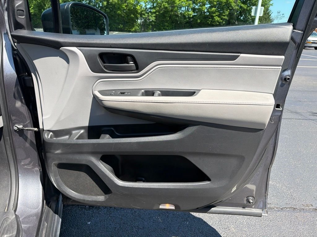 Certified Used 2018 Modern Steel Metallic Honda EX-L image 27