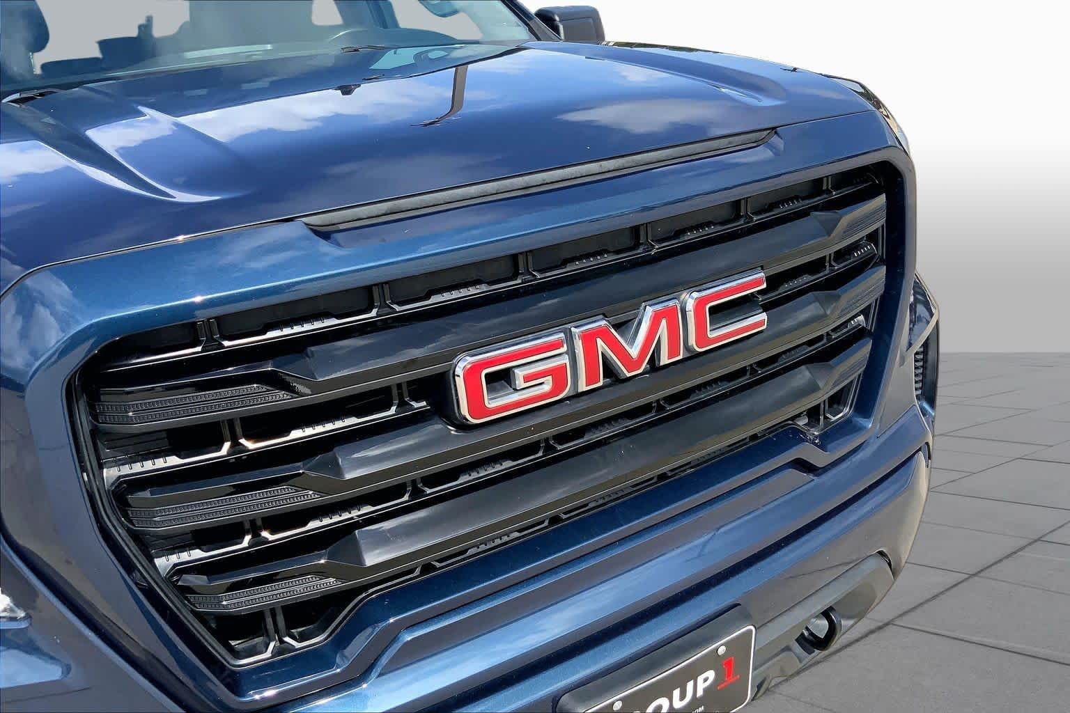 Used 2021 Pacific Blue Metallic GMC Elevation image 29