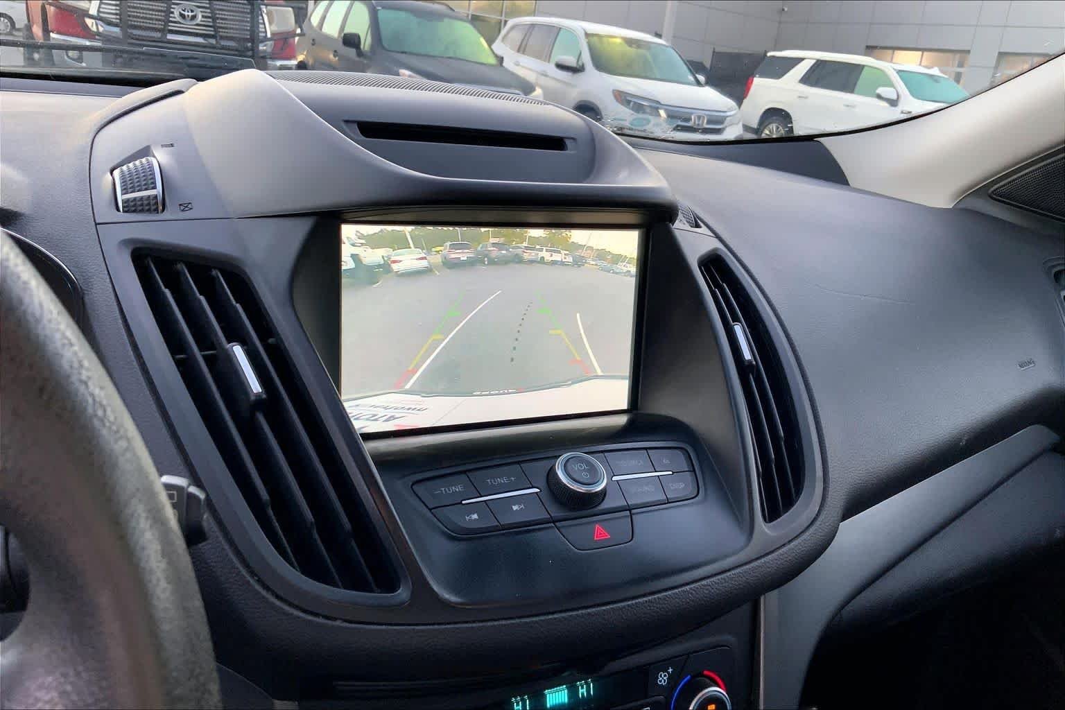 Used 2018 Blue Ford SE image 26