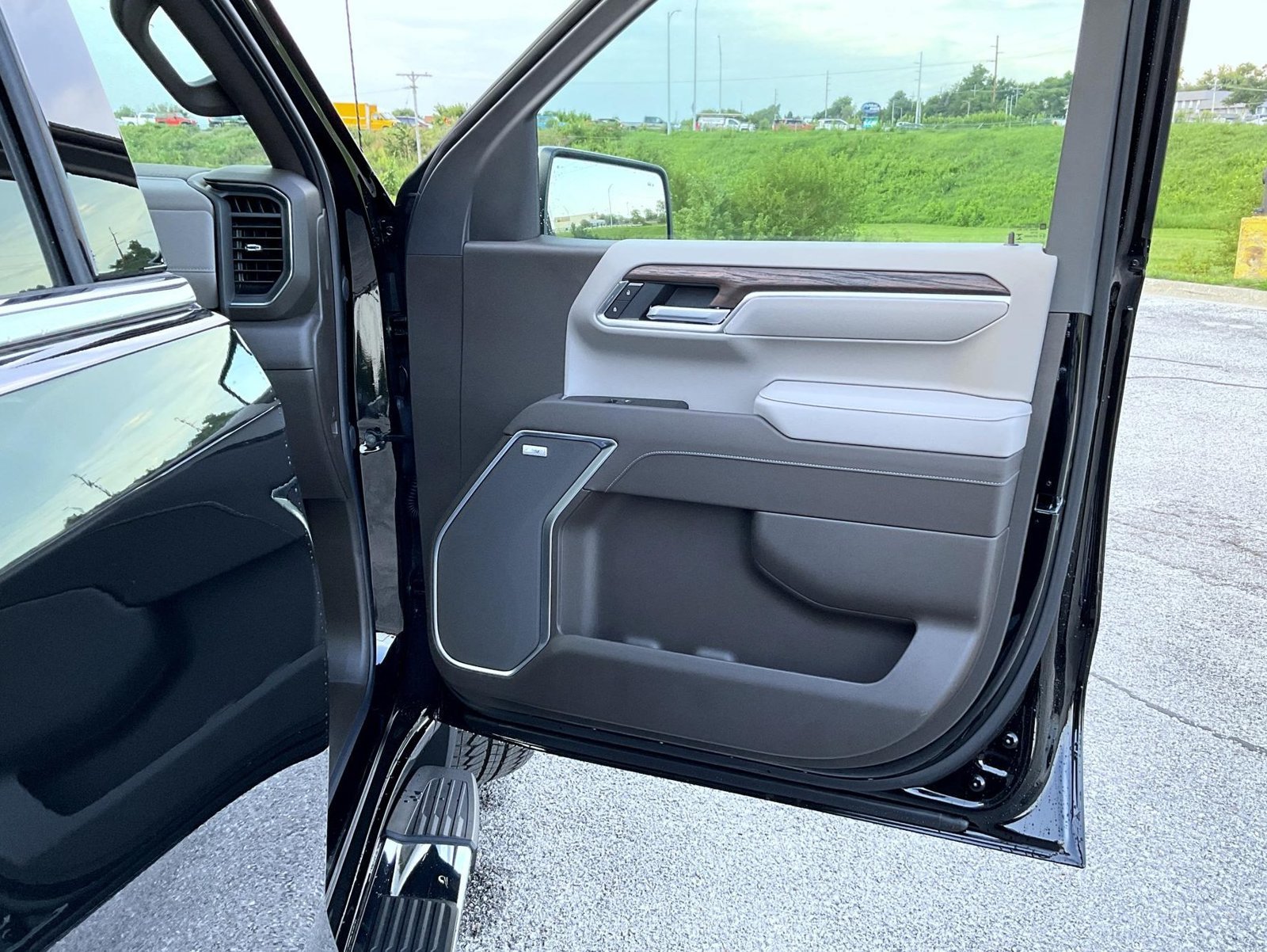 2026 GMC Sierra 1500 SLT - Photo 16