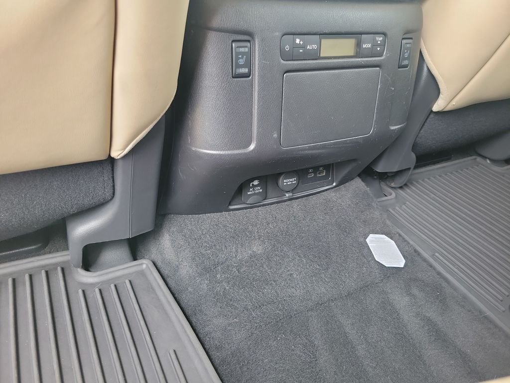 Used 2021 Black Nissan Platinum image 39