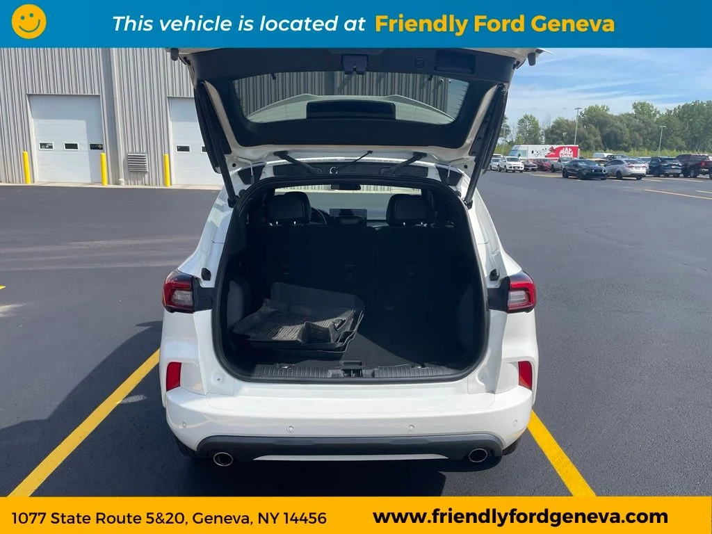 Used 2023 White Metallic Ford ST-Line Select image 41