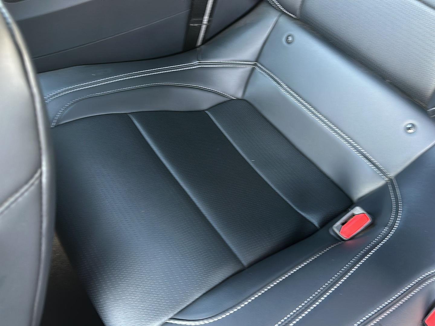 Used 2024 Oxford White Ford GT Premium image 27