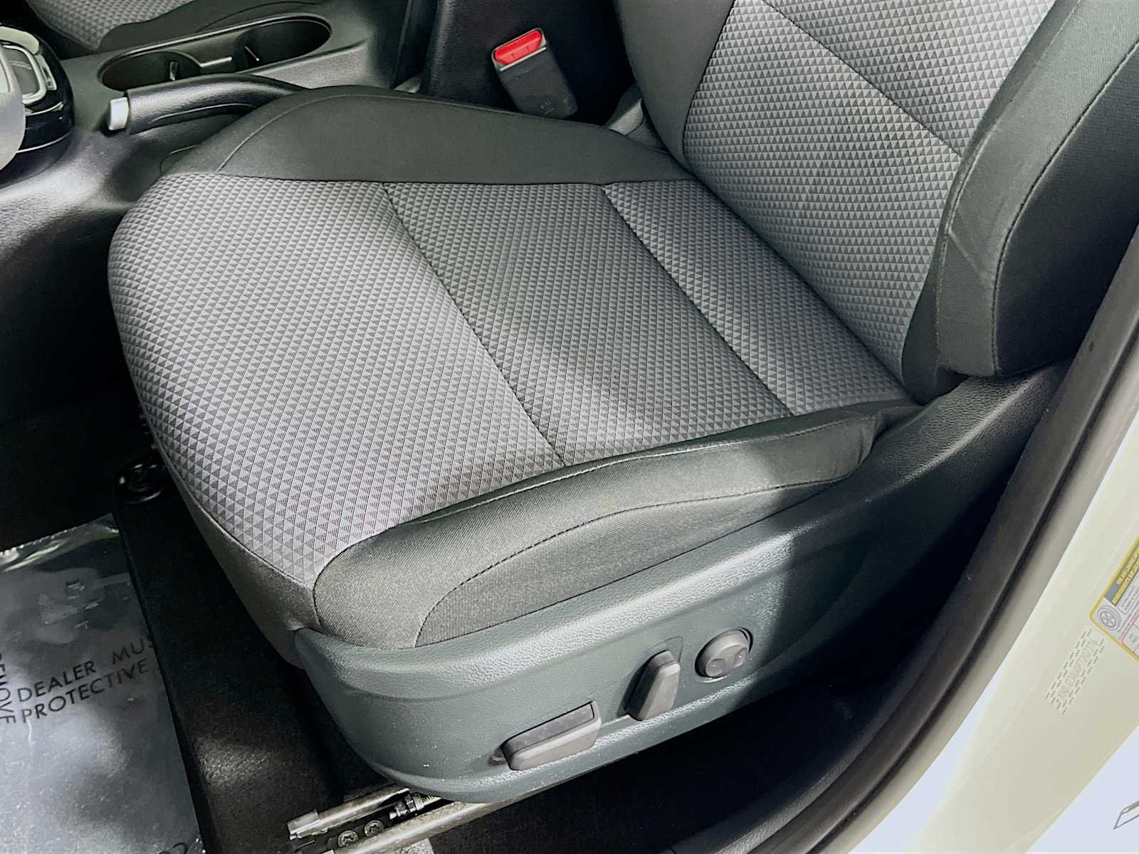 Used 2023 Clear White w/Black Roof Kia S image 20