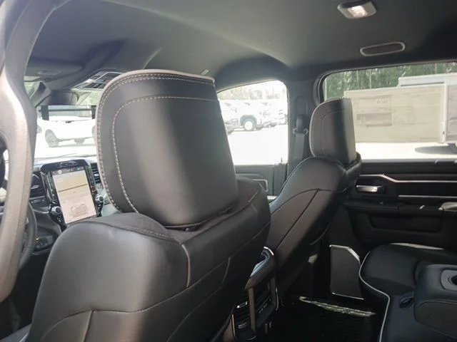 New 2026 Granite Crystal Metallic Clear-Coat Exterior Paint RAM Laramie image 17