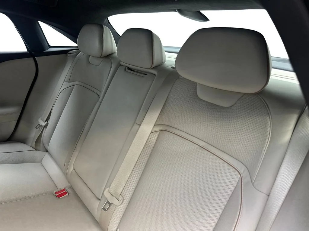 Used 2023 Black Lucid Touring image 32