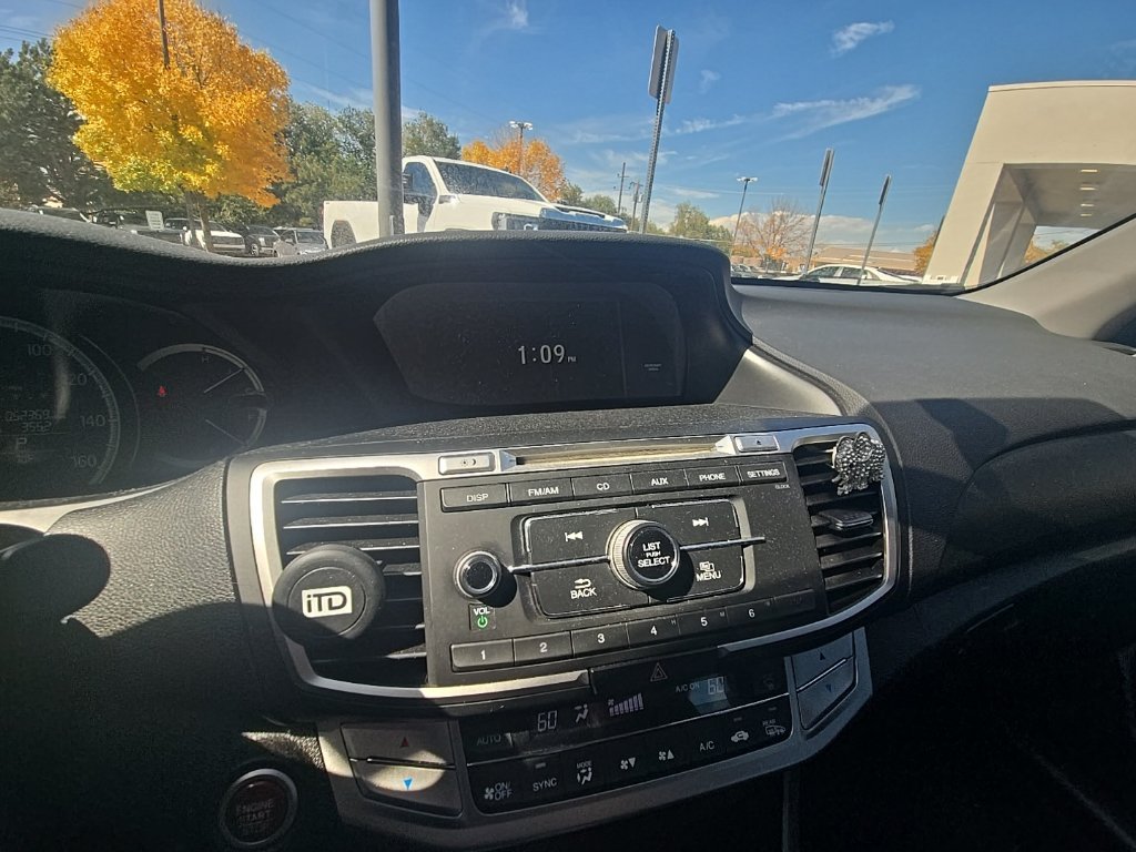 Used 2015  Honda EX image 14