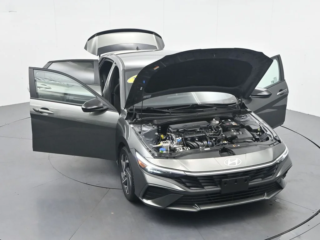 Used 2025 Amazon Gray Hyundai SEL Sport image 46