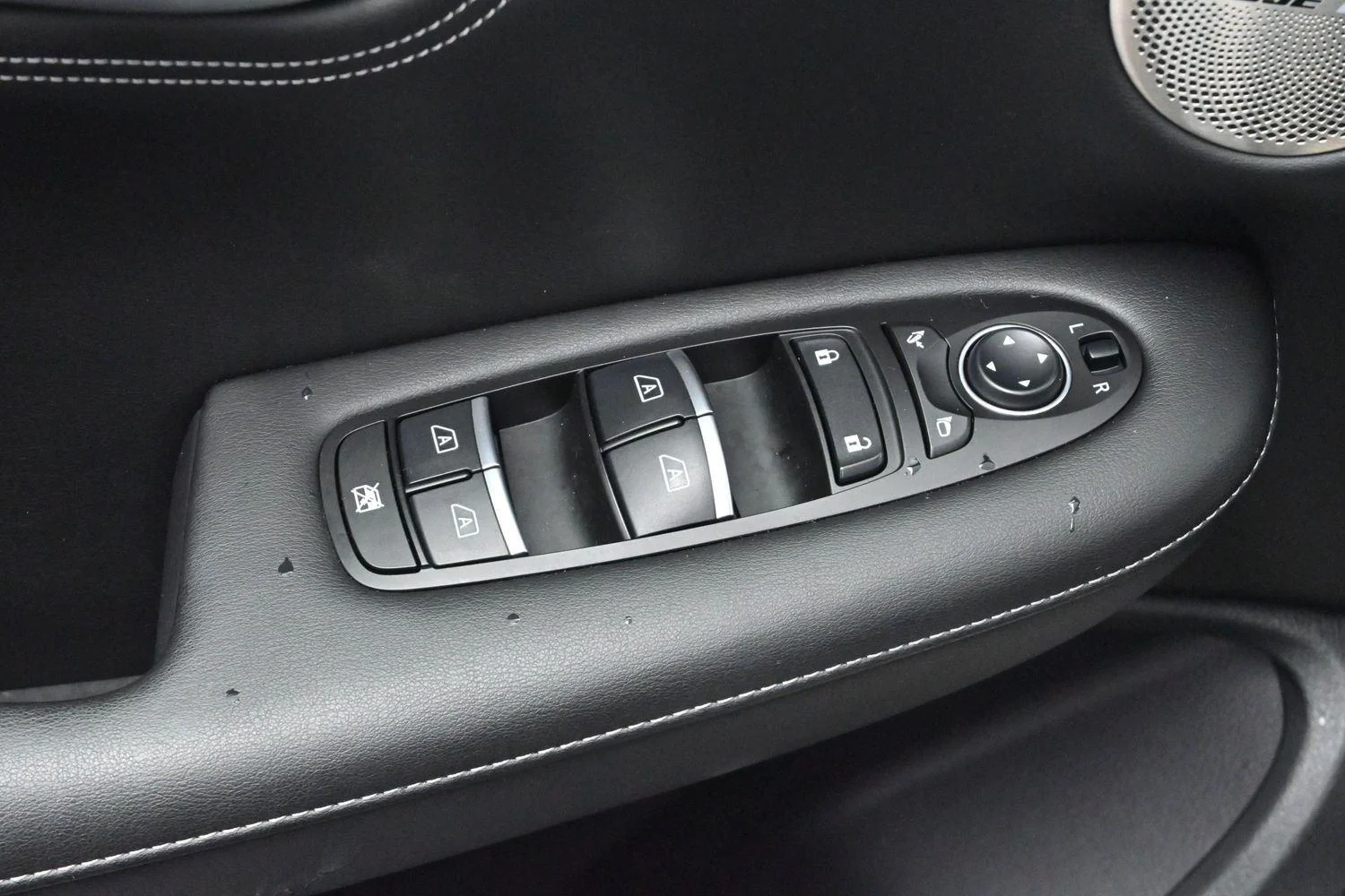 Used 2024 Black Obsidian INFINITI SENSORY image 13