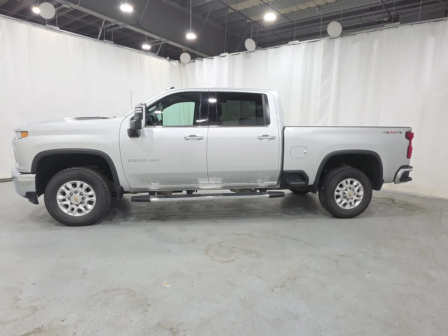 Used 2022 Silver Ice Metallic Chevrolet LTZ image 3