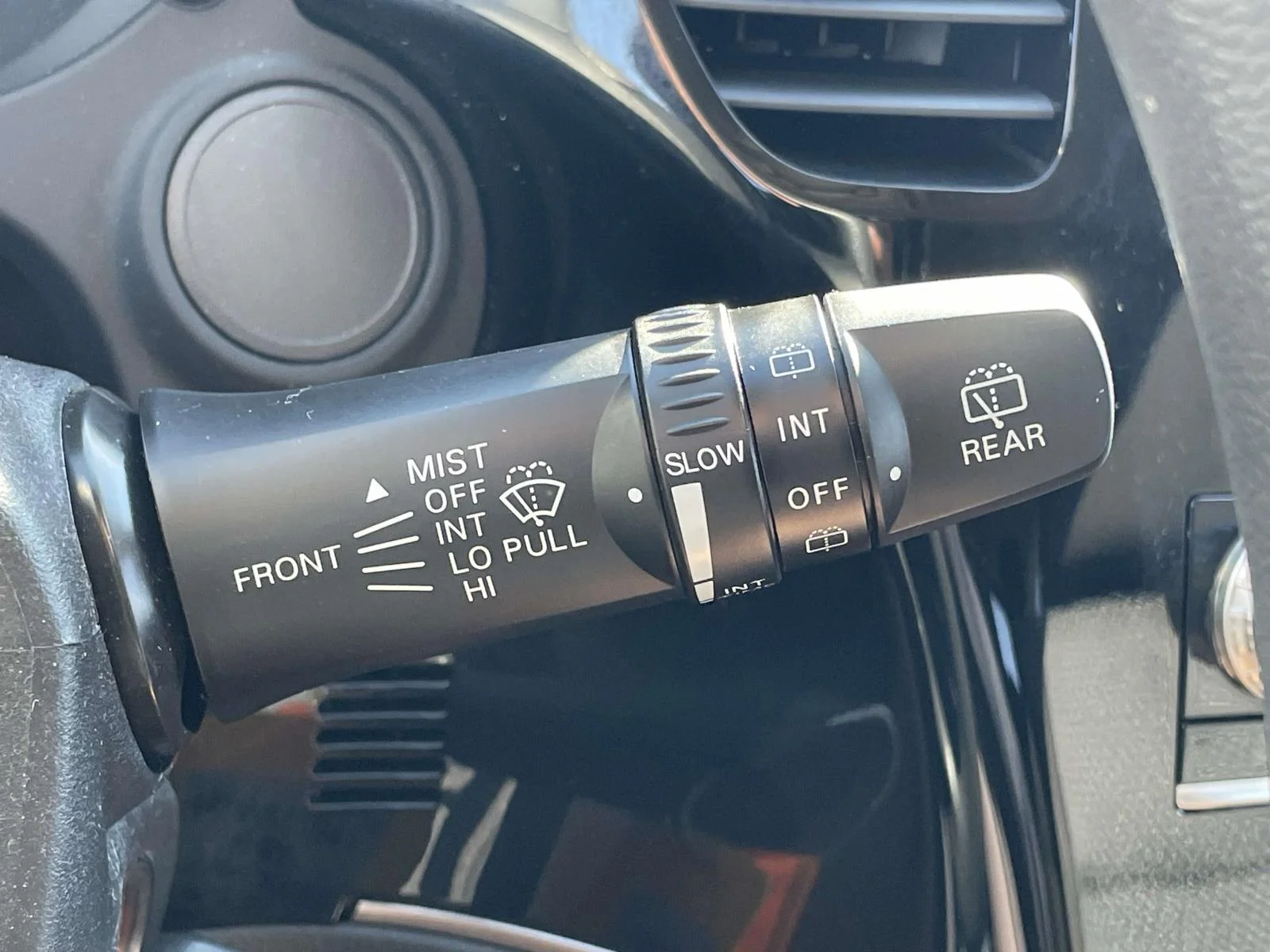 Used 2020  Mitsubishi ES image 12