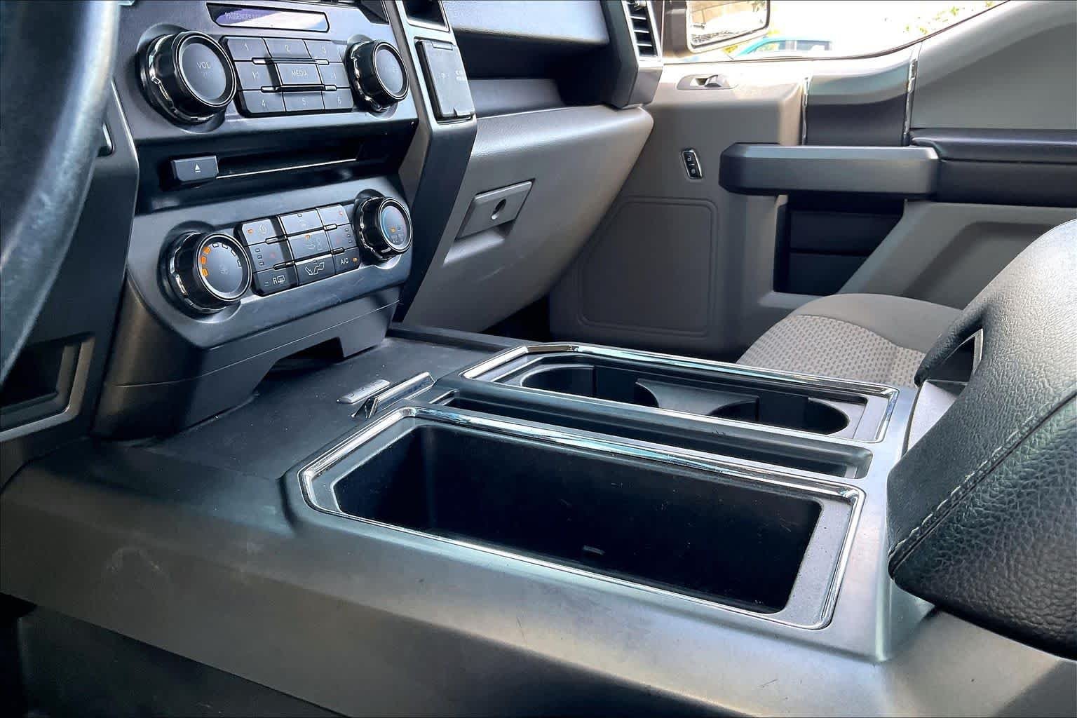 Used 2017 Blue Jeans Metallic Ford XLT image 17