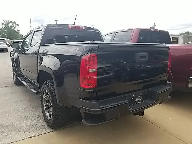 Used 2022 Black Chevrolet Z71 image 18