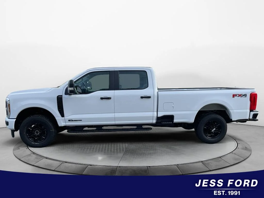 2026 Ford F-350 Super Duty XL - Photo 2