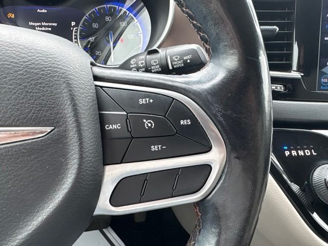 Used 2019 Crystal Metallic Chrysler Touring L Plus image 22