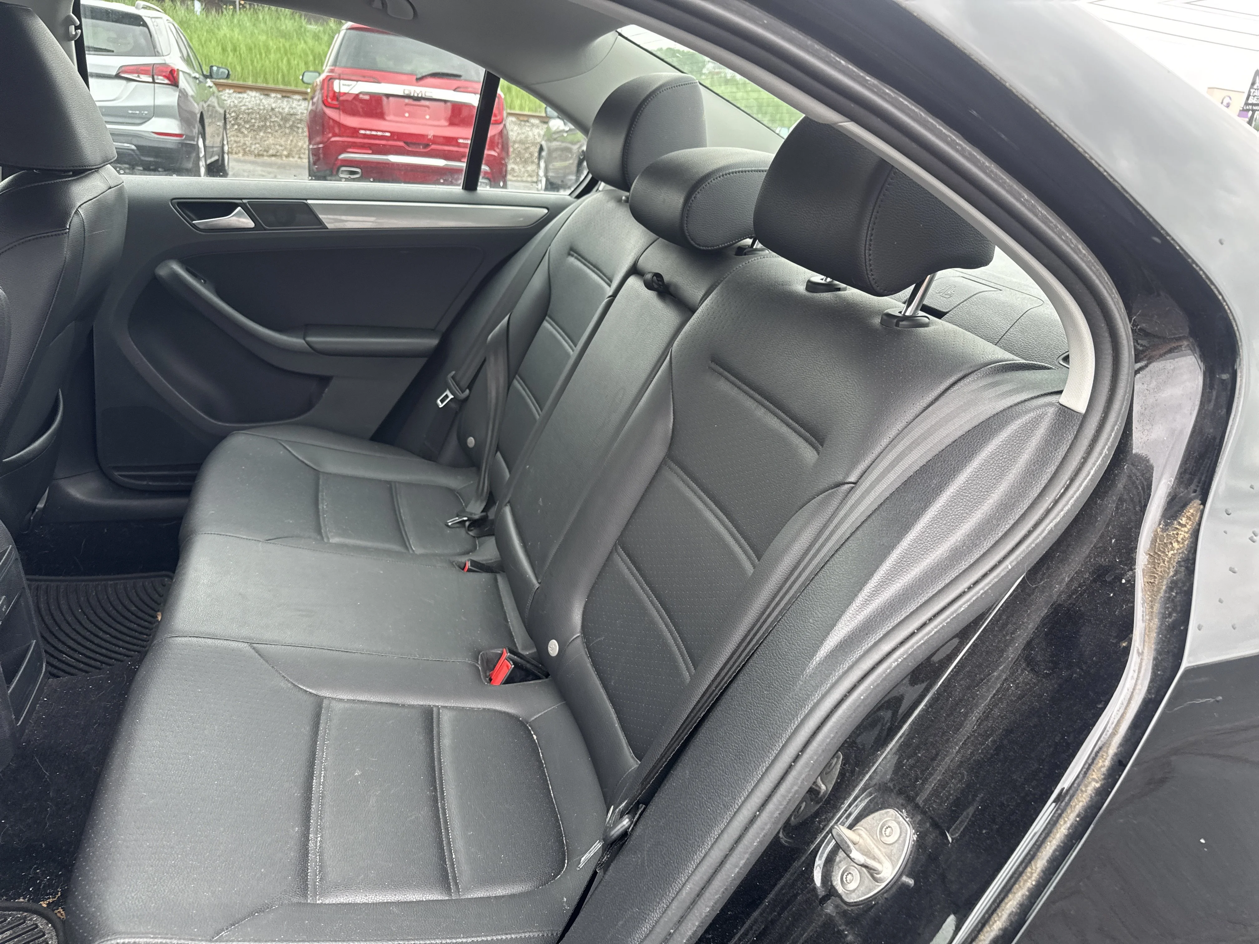 Used 2018 Black Uni Volkswagen 1.4T SE image 13