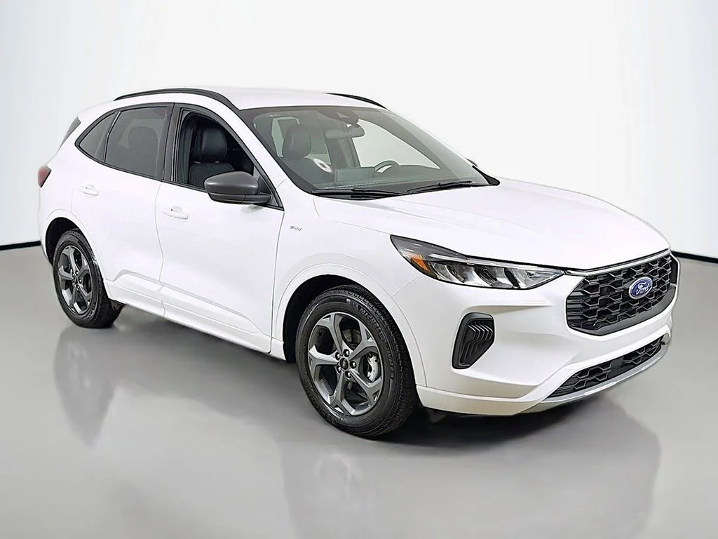 Certified Used 2023 Oxford White Ford ST-Line image 40