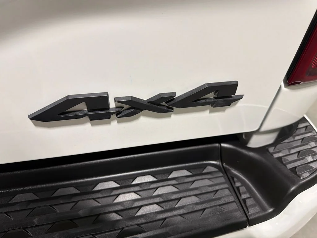 New 2026 Bright White Clear-Coat Exterior Paint RAM Laramie image 10
