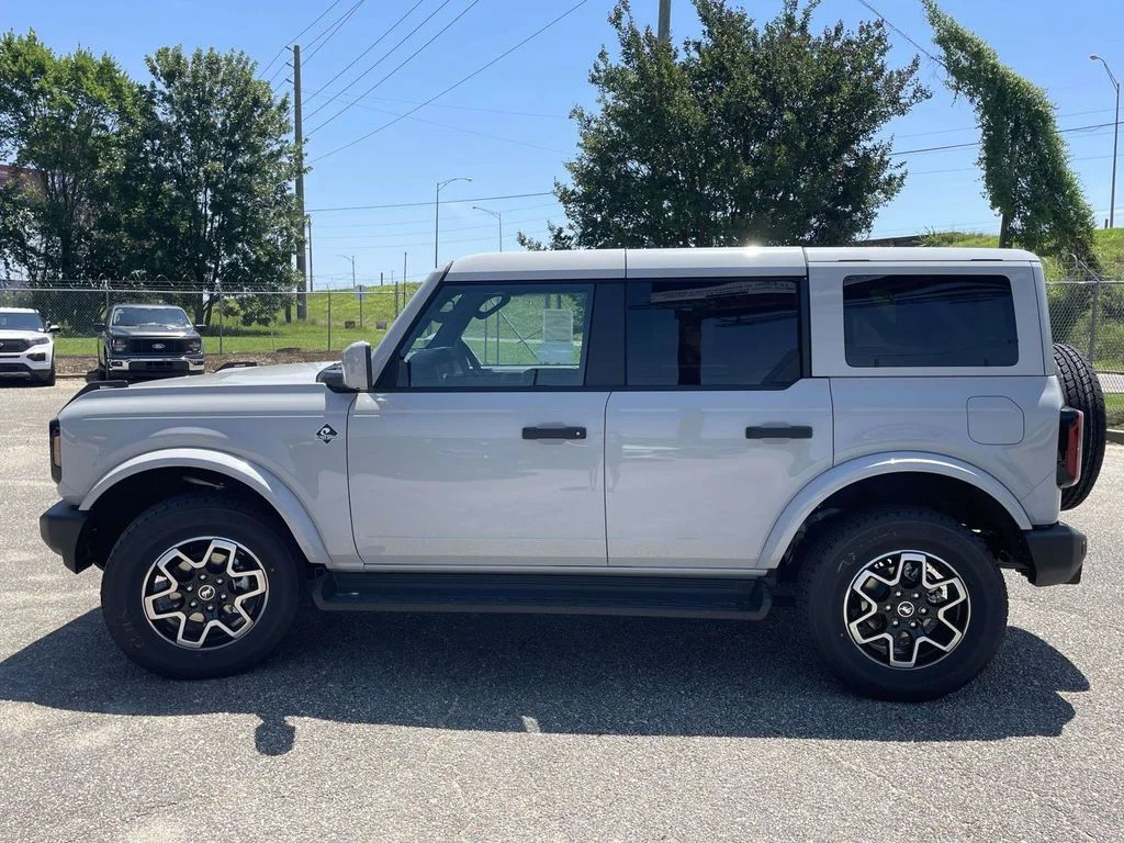New 2026 White Ford Outer Banks image 6