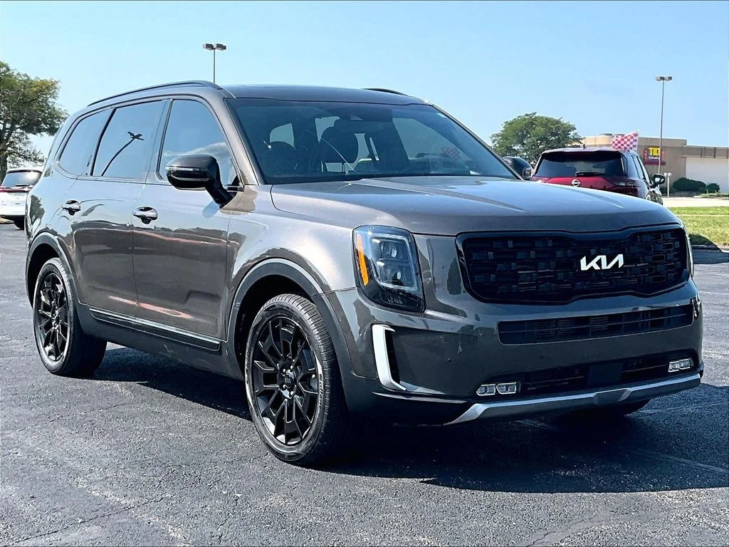 Used 2022 Green Kia SX image 2