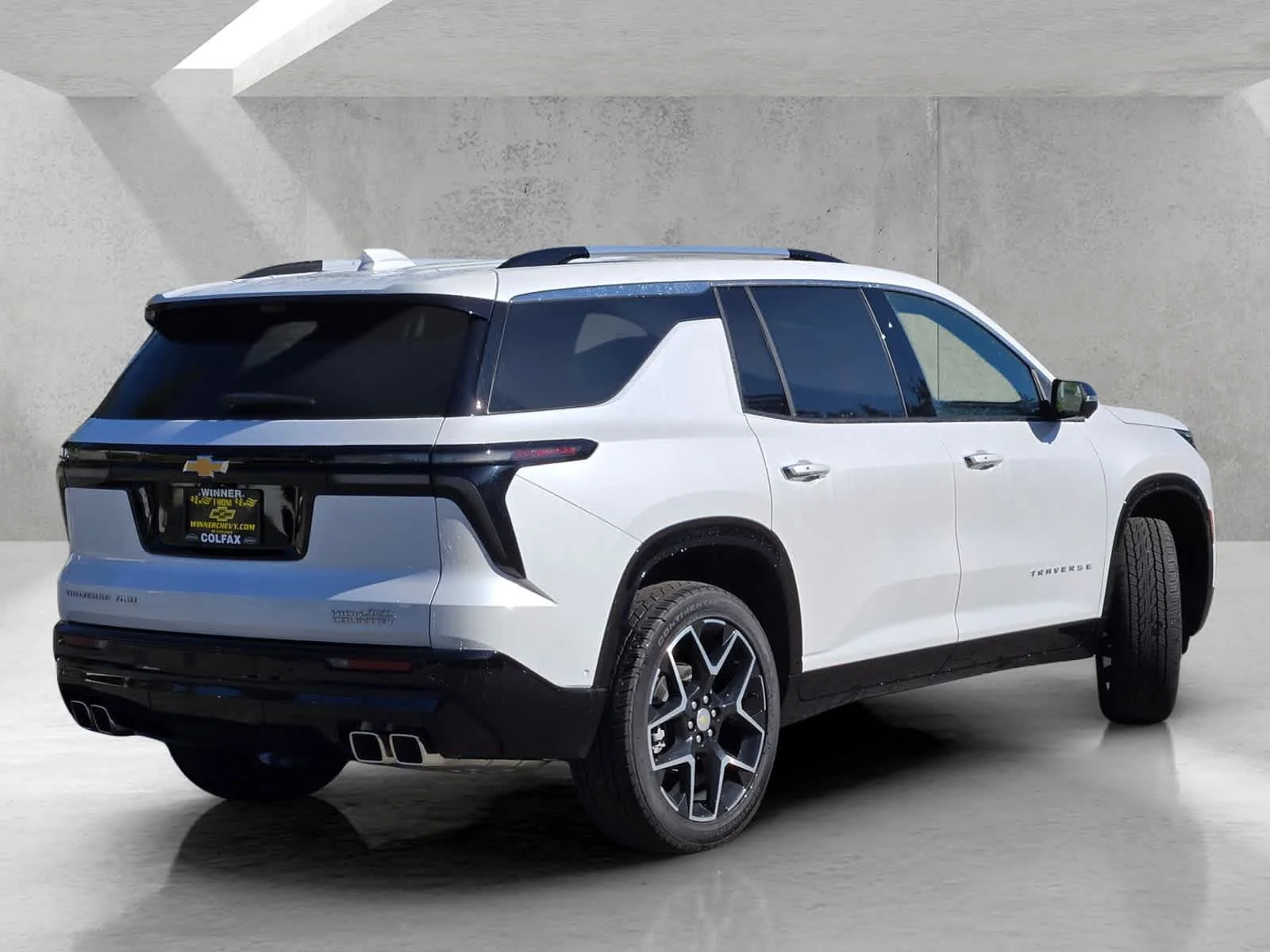 New 2025 Iridescent Pearl Tricoat Chevrolet High Country image 4