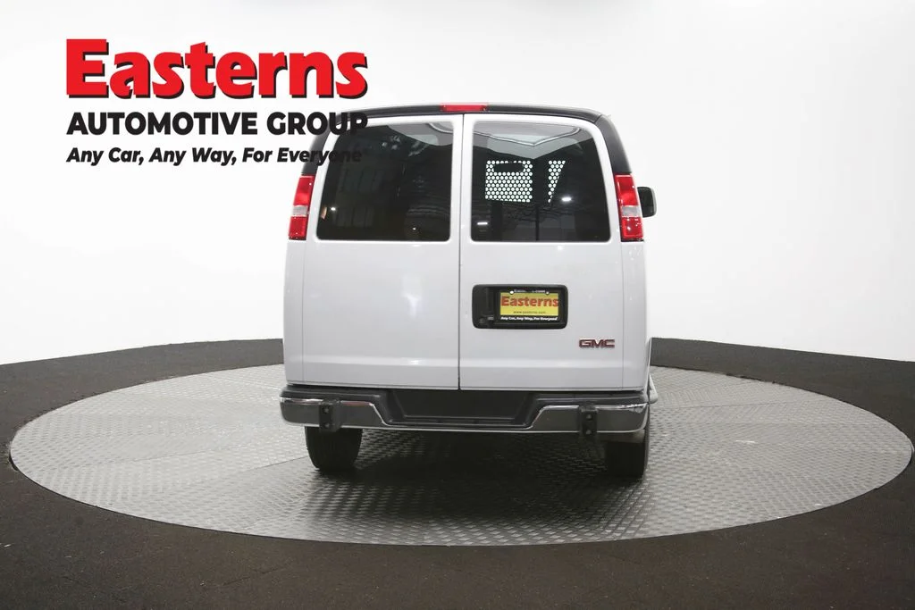 Used 2024 White GMC Work Van image 34