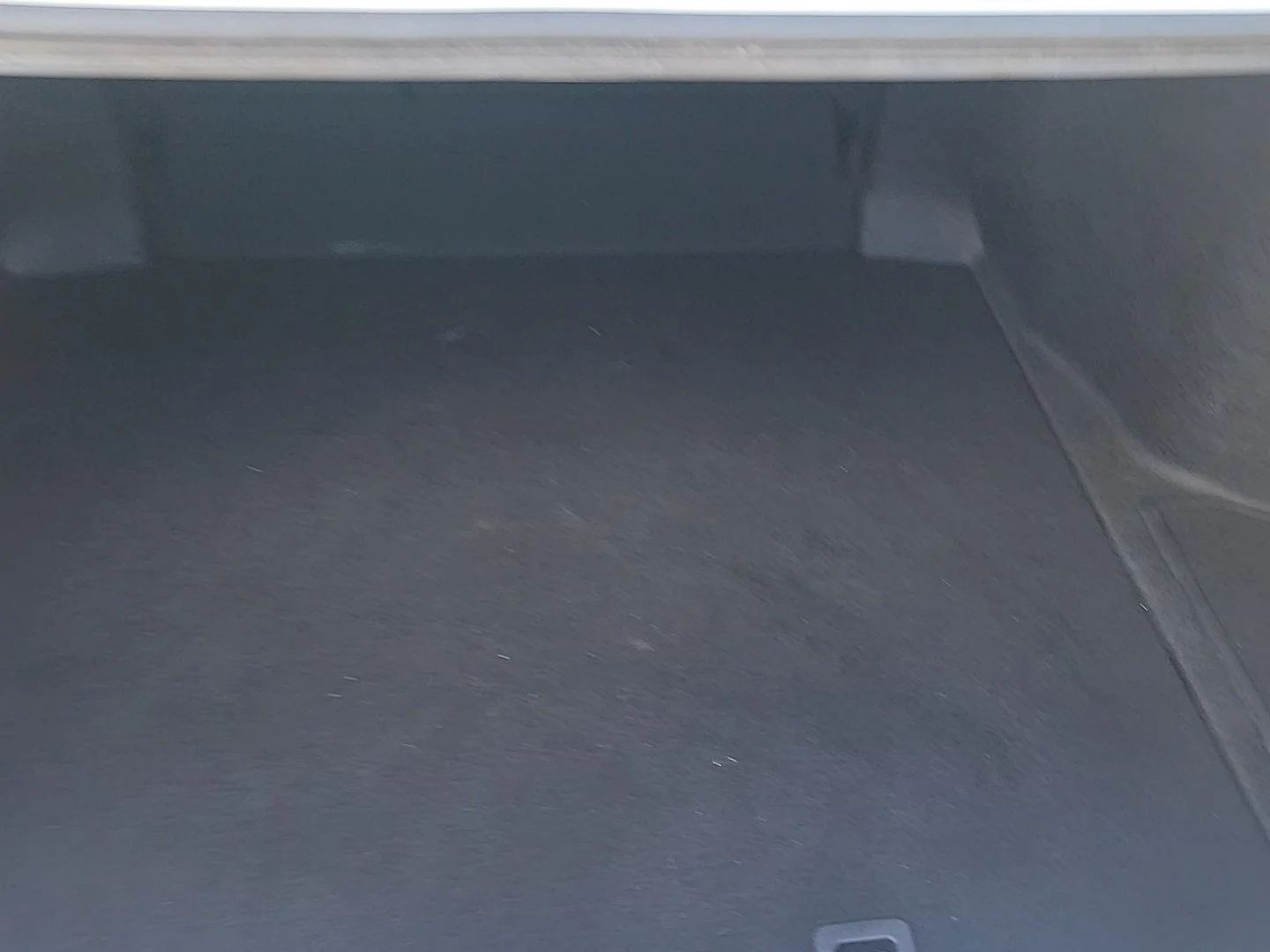 Used 2025 Ice Cap Toyota SE image 15