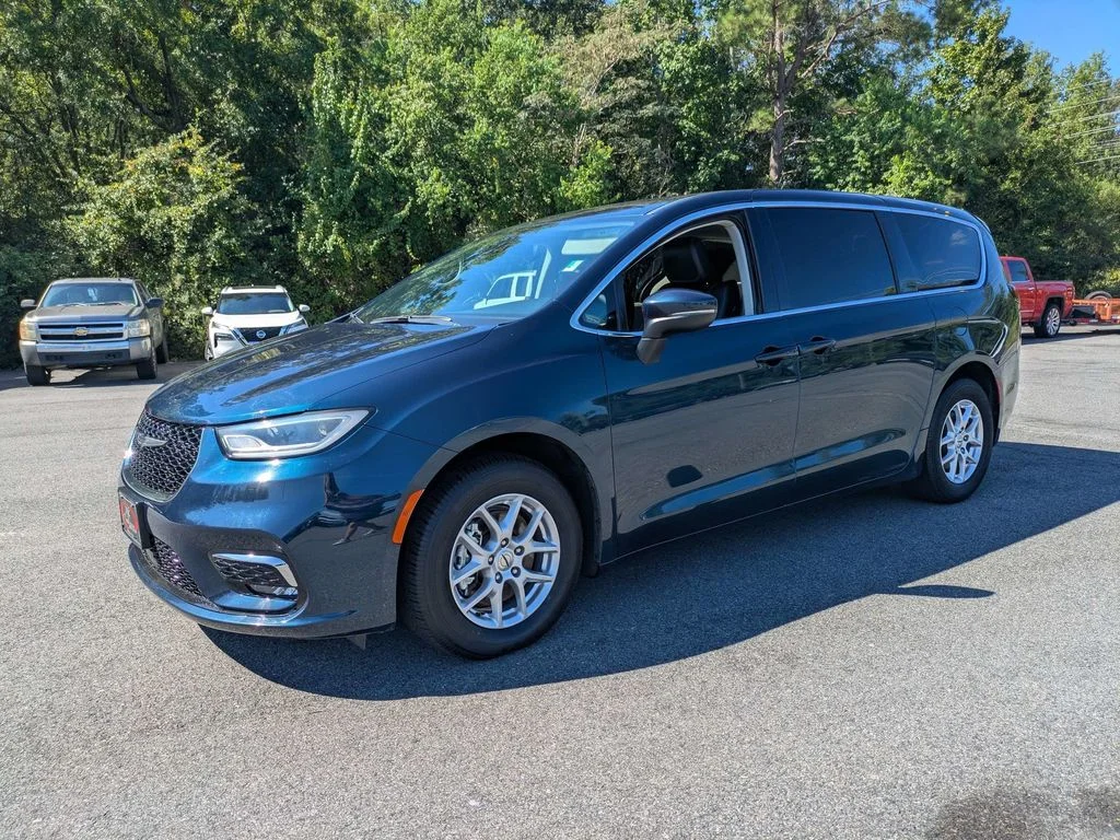 Used 2023 Blue Chrysler Touring L image 8
