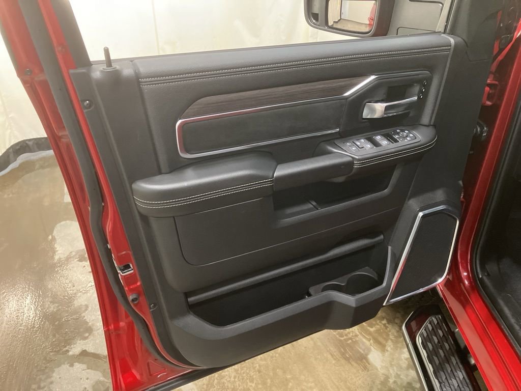 New 2026 Molten Red Pearl-Coat Exterior Paint RAM Laramie image 10